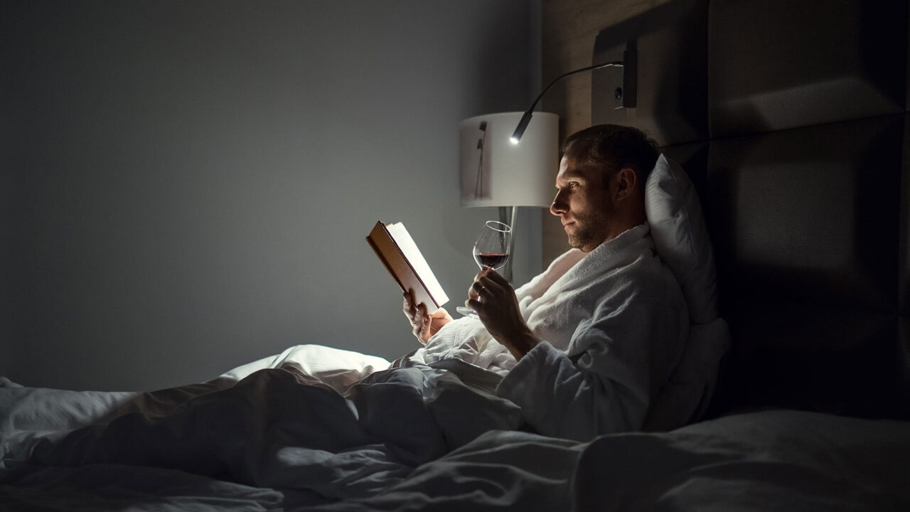 Wie Alkohol den Schlaf beeinflusst